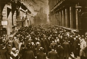 In Throgmorton Street accanto al muro nord della Borsa di Londra